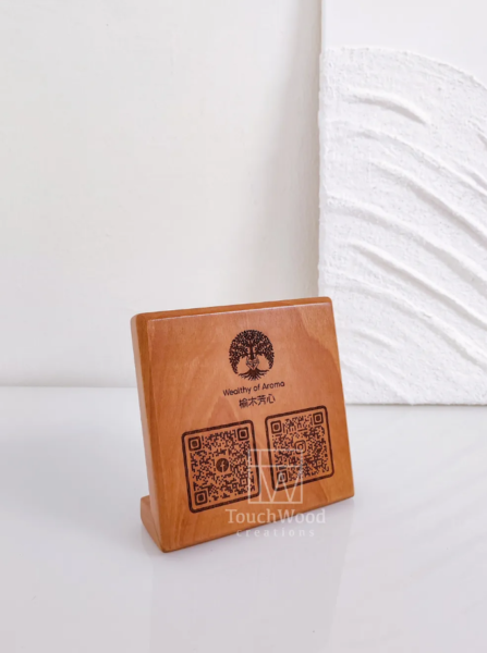 Personalized QR Display Stand